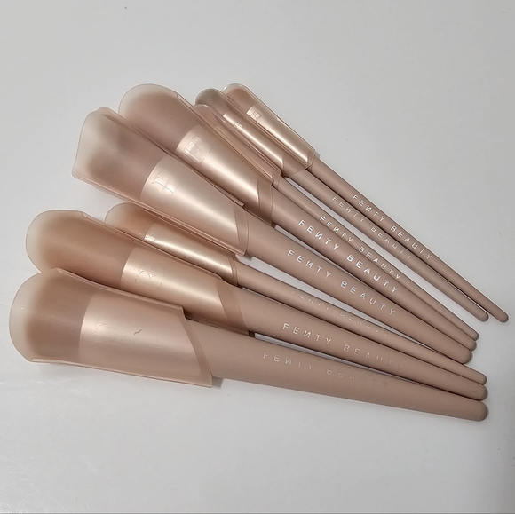 FENTY Beauty by Rihanna- Makeup Brush Set of 8 - Picture 7 of 11